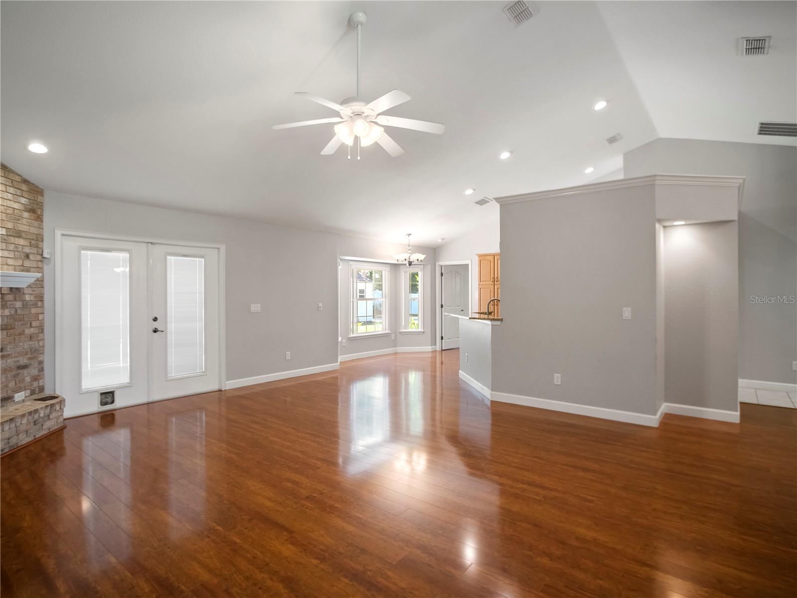 1258 Ne 51st Loop Property Photo 16