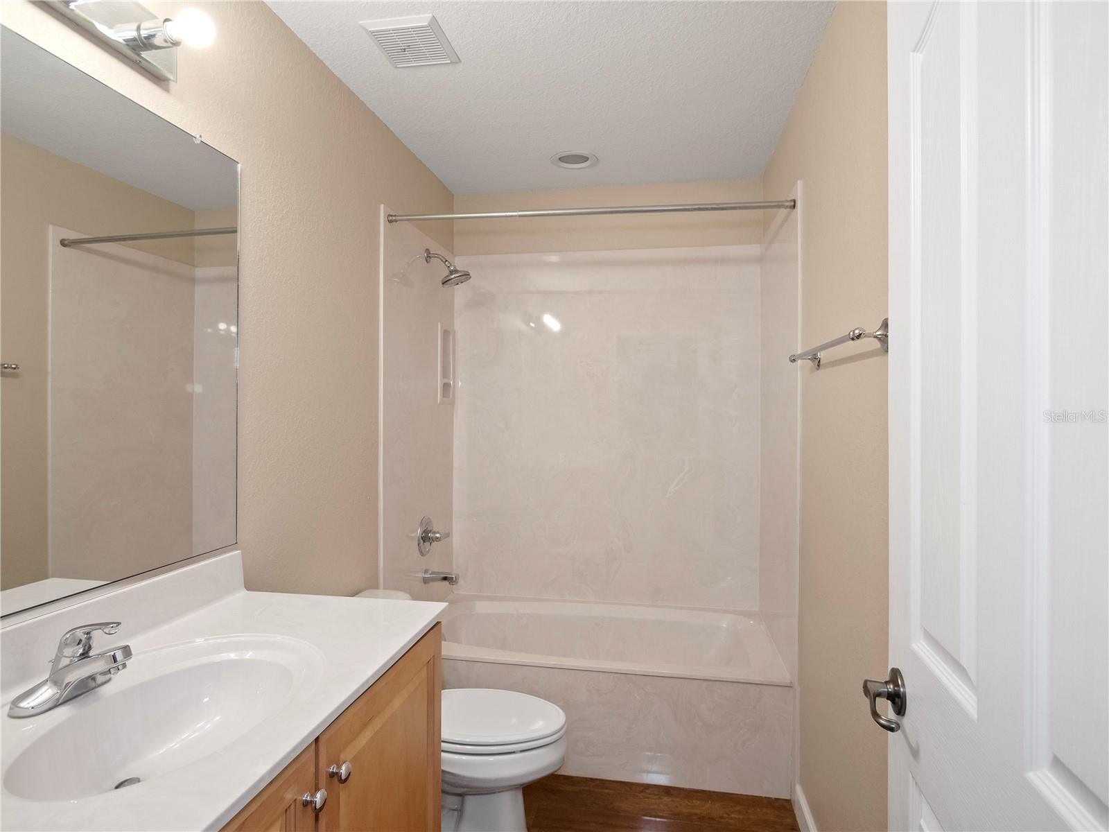 1258 Ne 51st Loop Property Photo 24