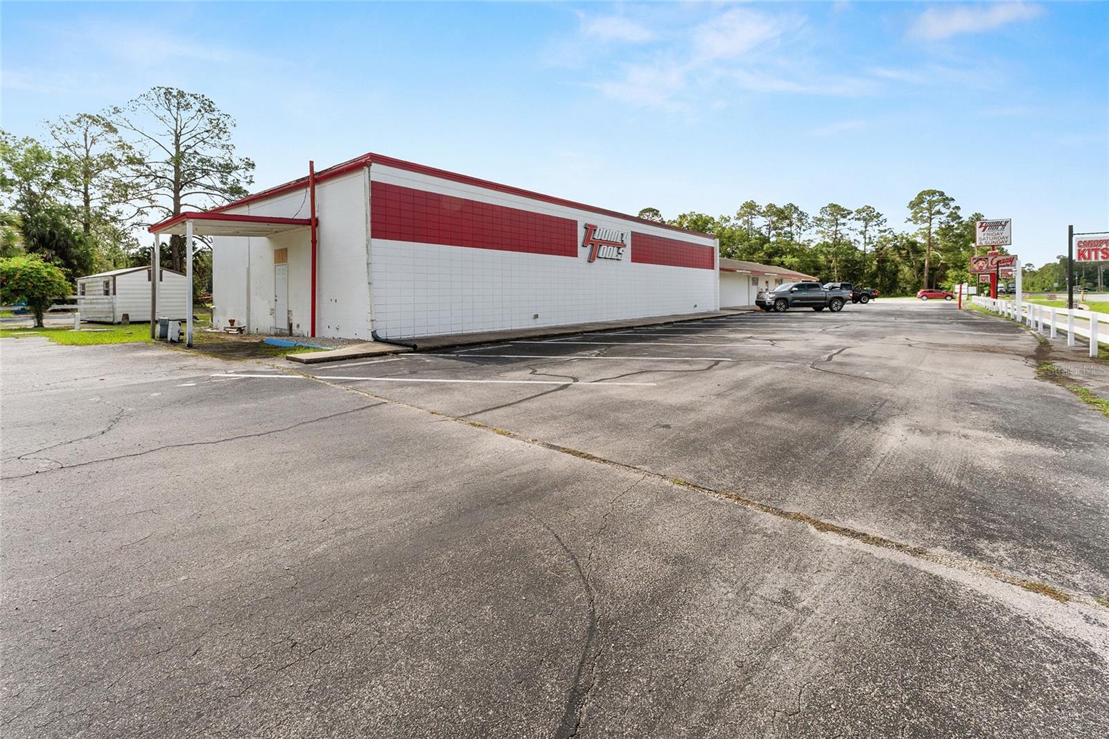 17313 Ne Us Hwy 301 Property Photo 6