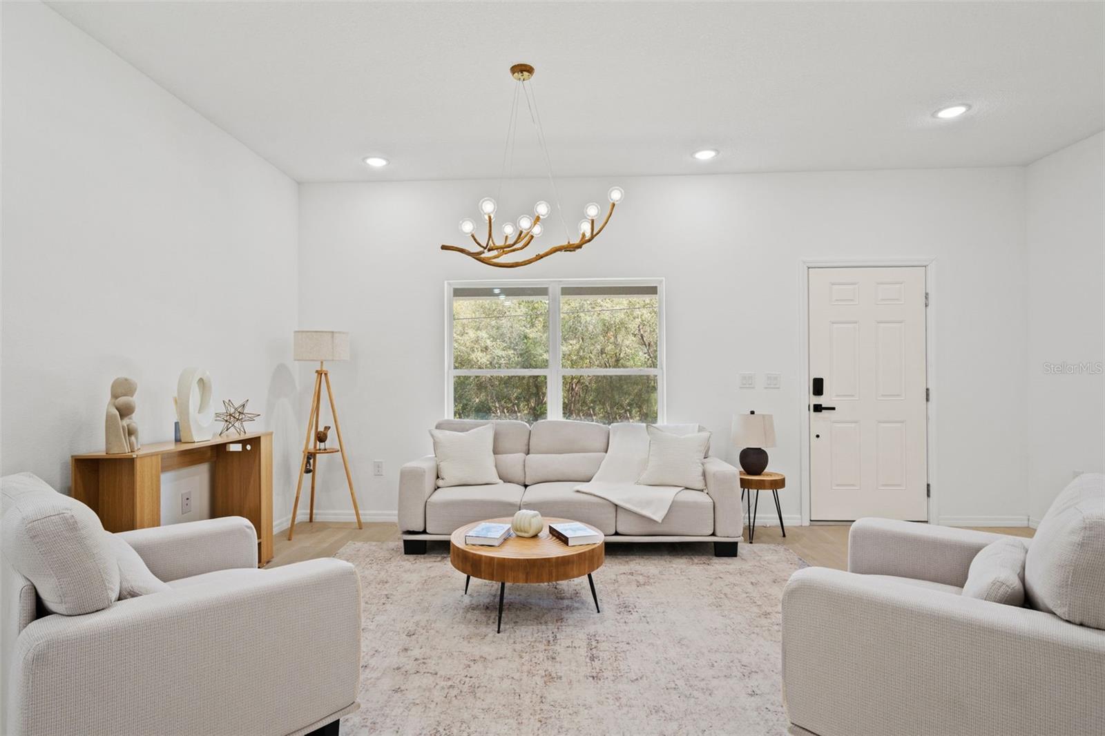 2784 W Paragon Property Photo 6