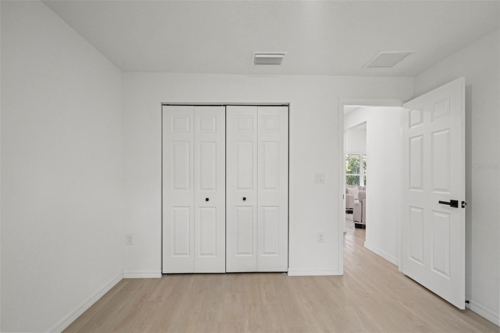 2784 W Paragon Property Photo 17