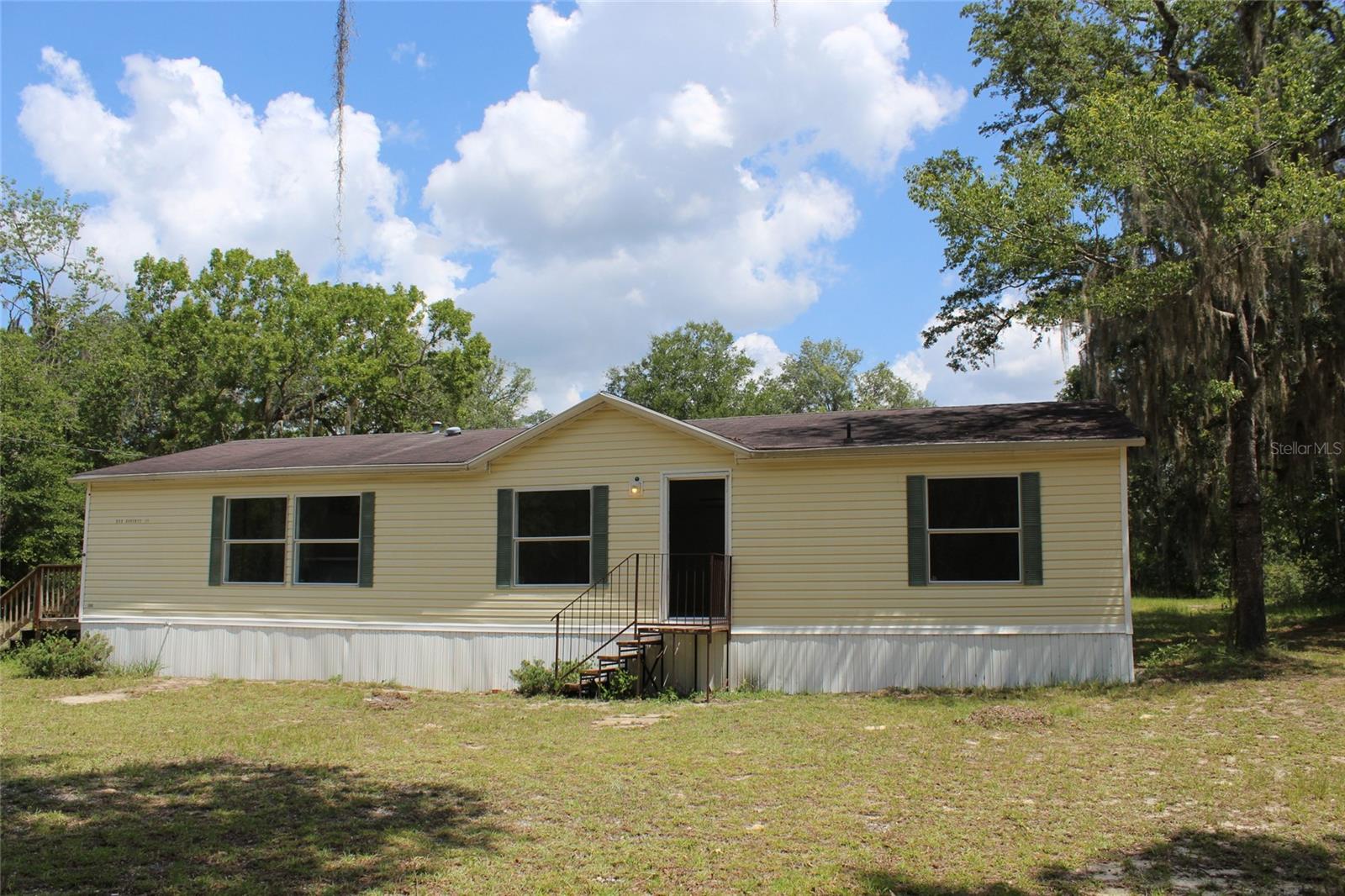 112 Juniper Dr Property Photo 1