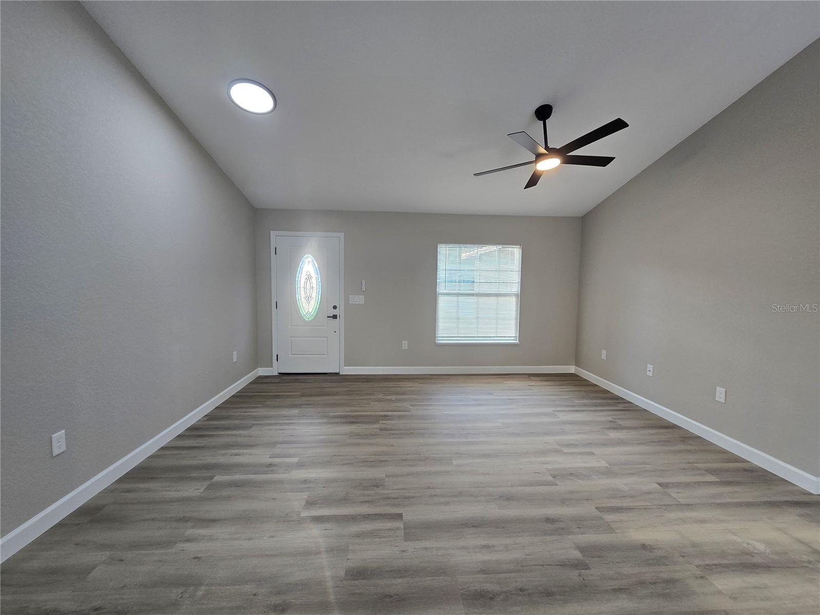 203 Emerald Rd Property Photo 11