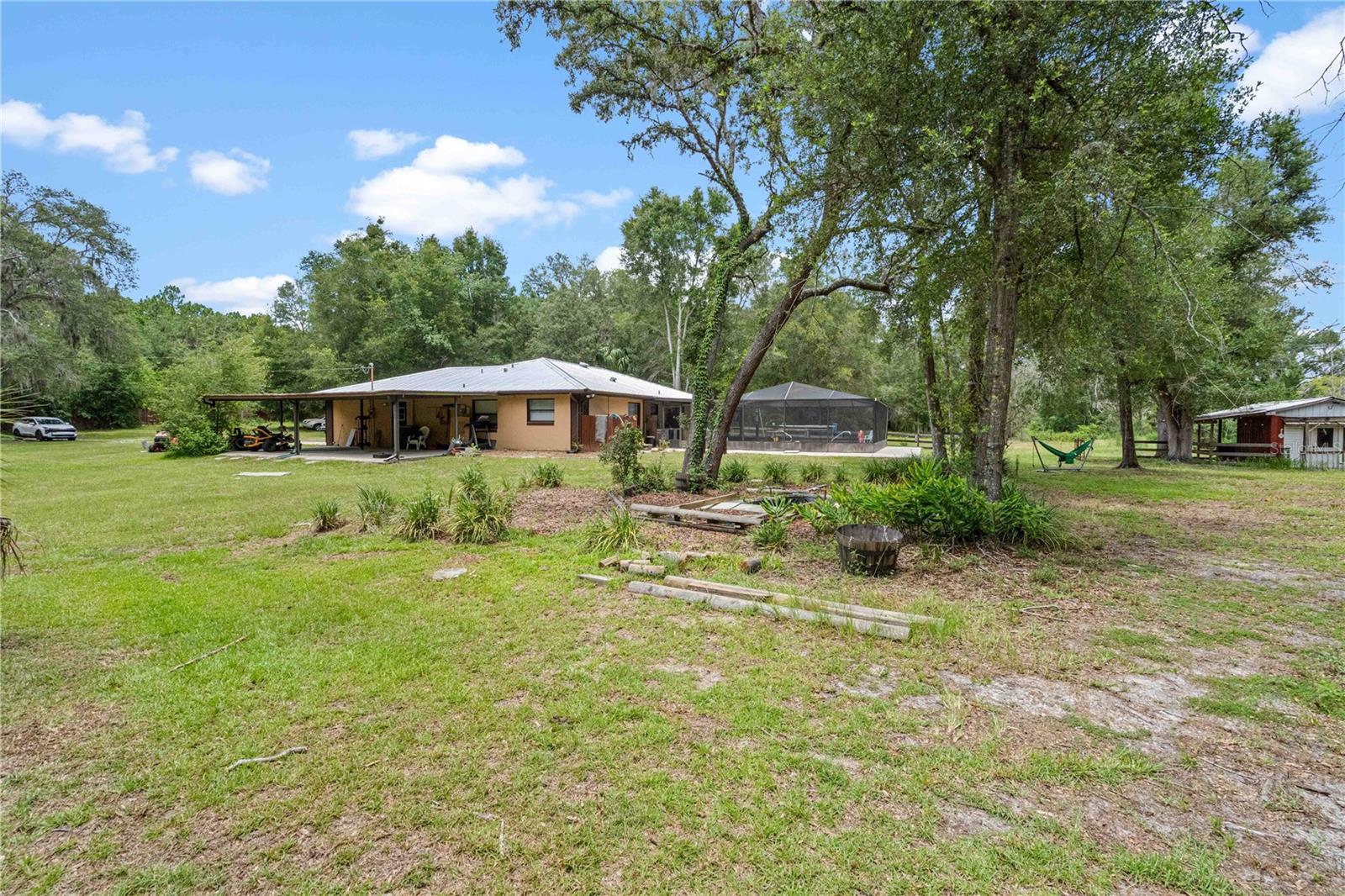 9459 N Eubanks Ter Property Photo 3