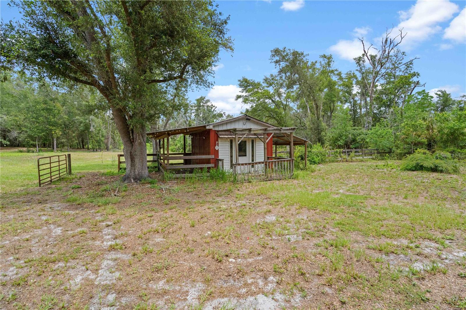 9459 N Eubanks Ter Property Photo 4