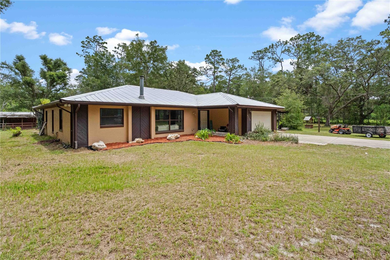 9459 N Eubanks Ter Property Photo 8