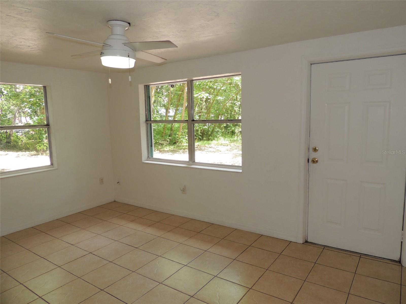 1146 Ne 2nd Pl Property Photo 10