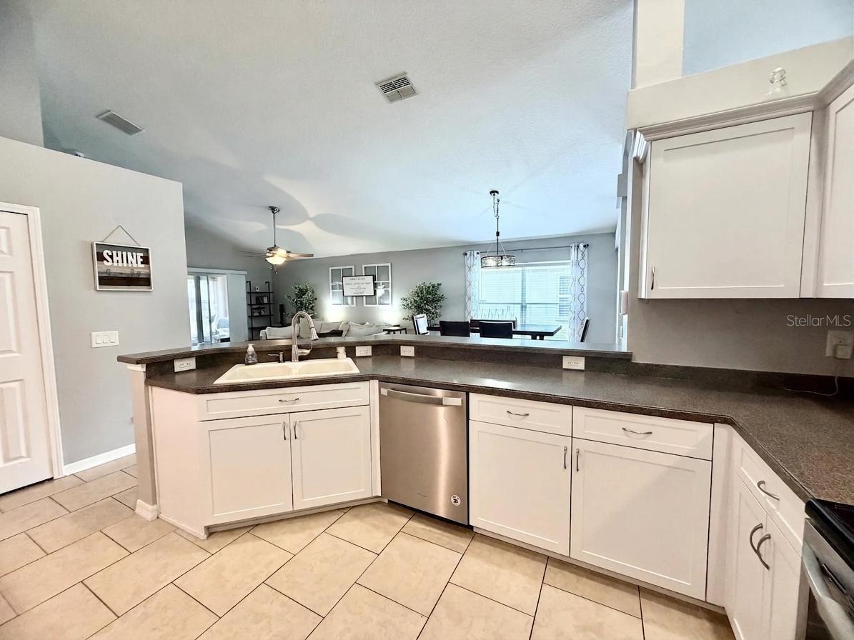 13449 Meadow Golf Ave Property Photo 5
