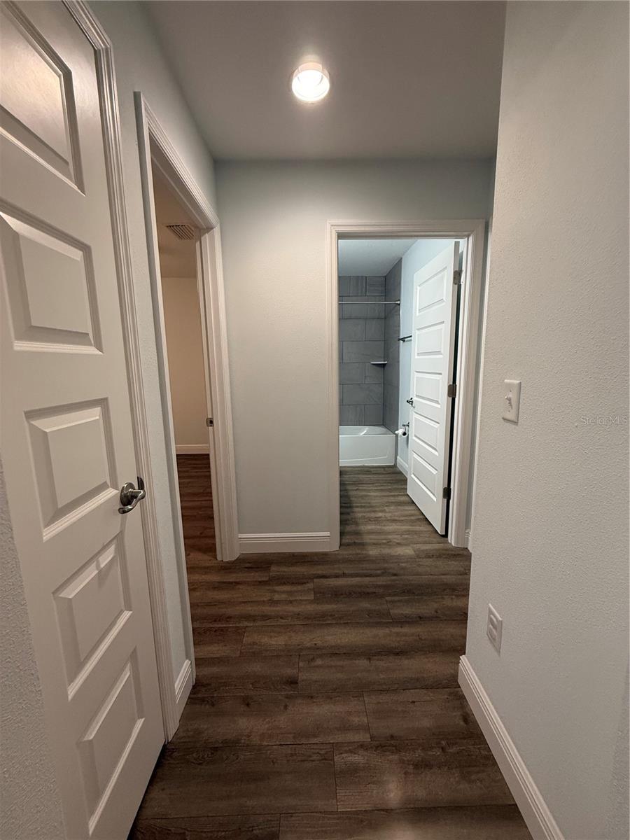 7752 N Walton Ter Property Photo 4