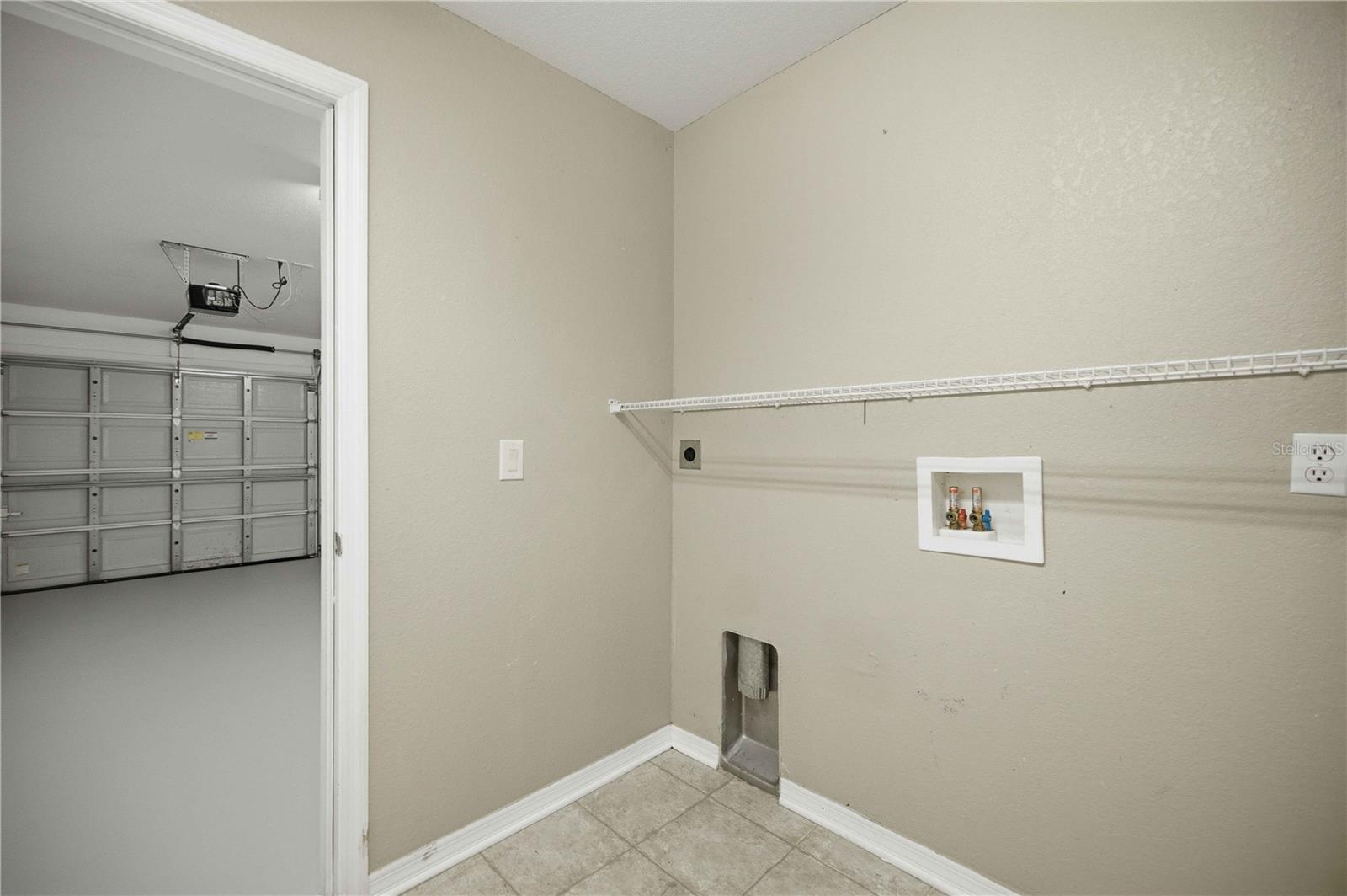 334 Lake Dr Property Photo 26