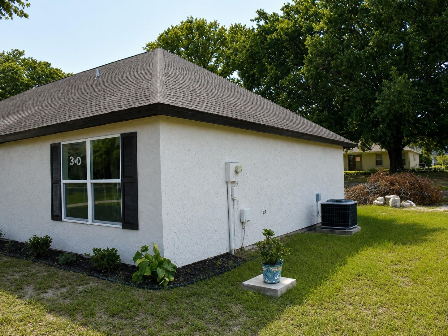 340 Emerald Rd Property Photo 2