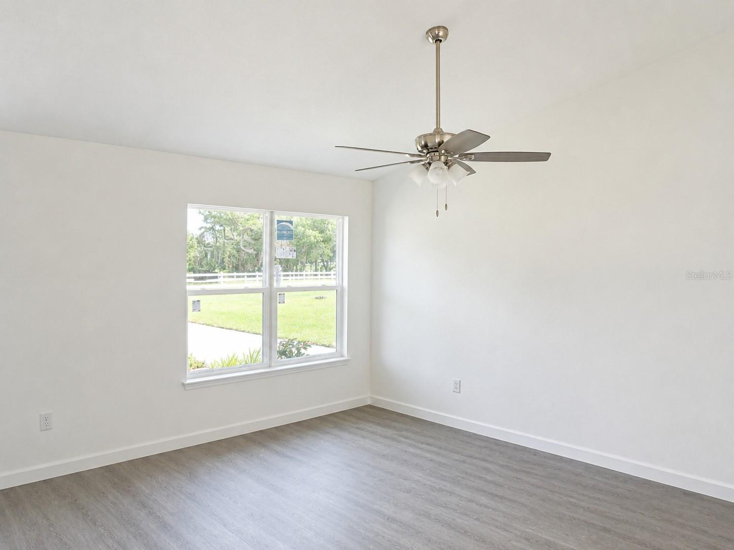 340 Emerald Rd Property Photo 6
