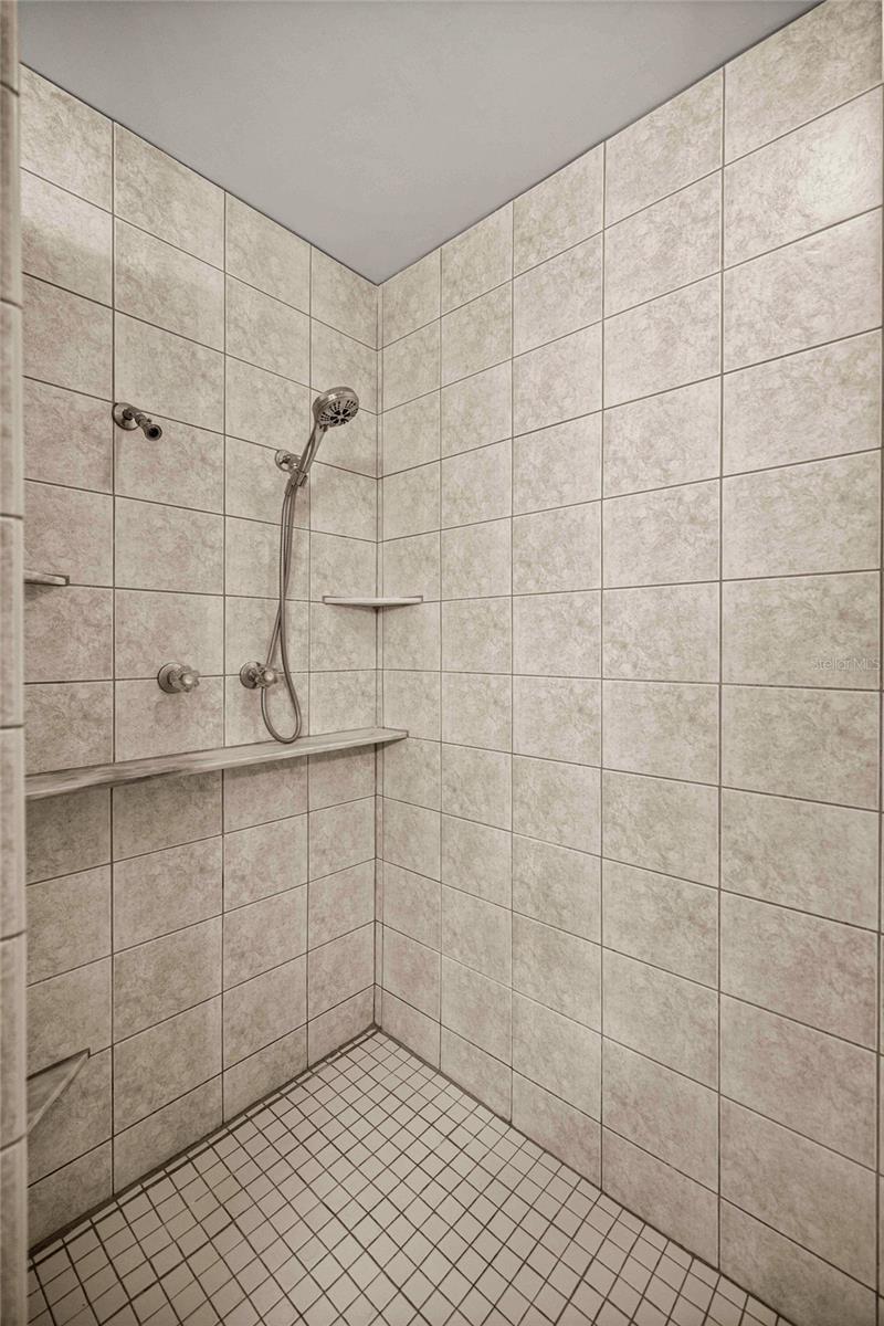 2809 Ne 49th St Property Photo 30