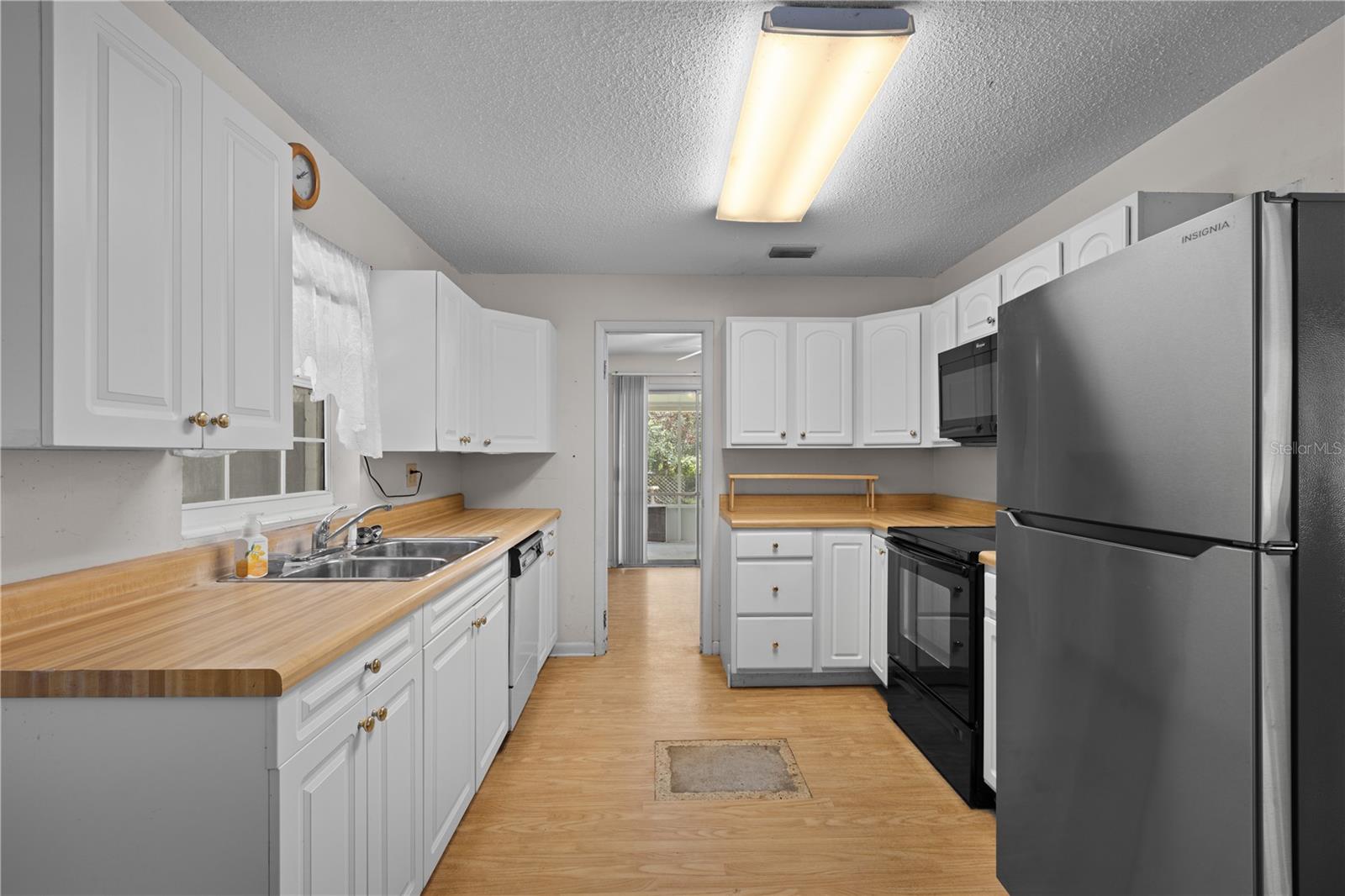 3151 Ne 176th Ter Property Photo 20