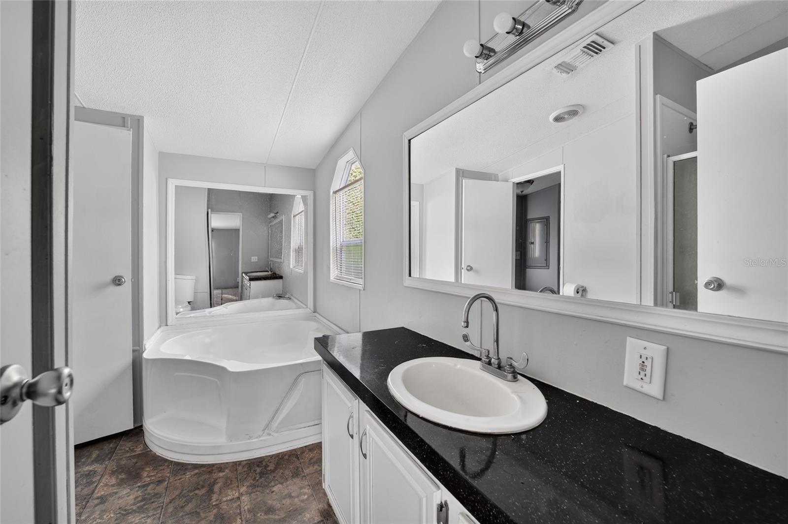 14210 Nw Highway 464b Property Photo 56