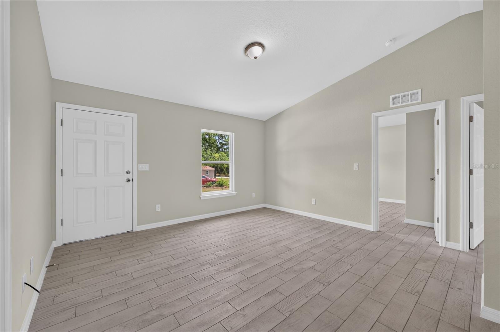8 Oak Circle Trce Property Photo 16