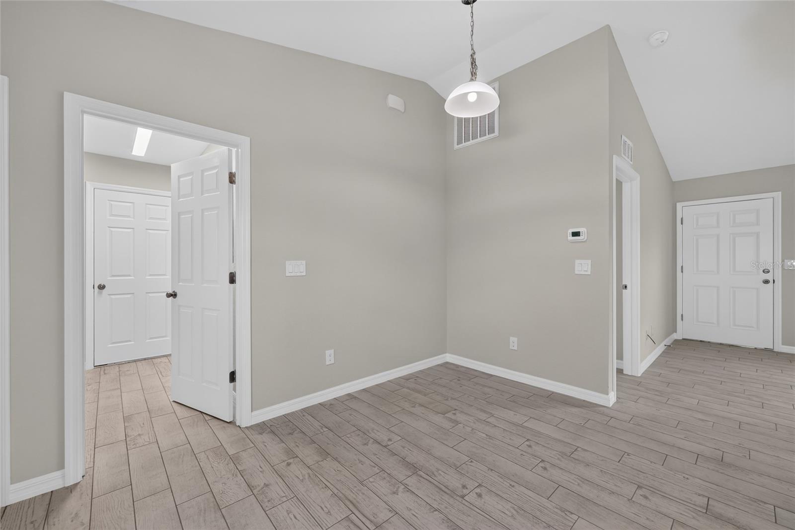 8 Oak Circle Trce Property Photo 18