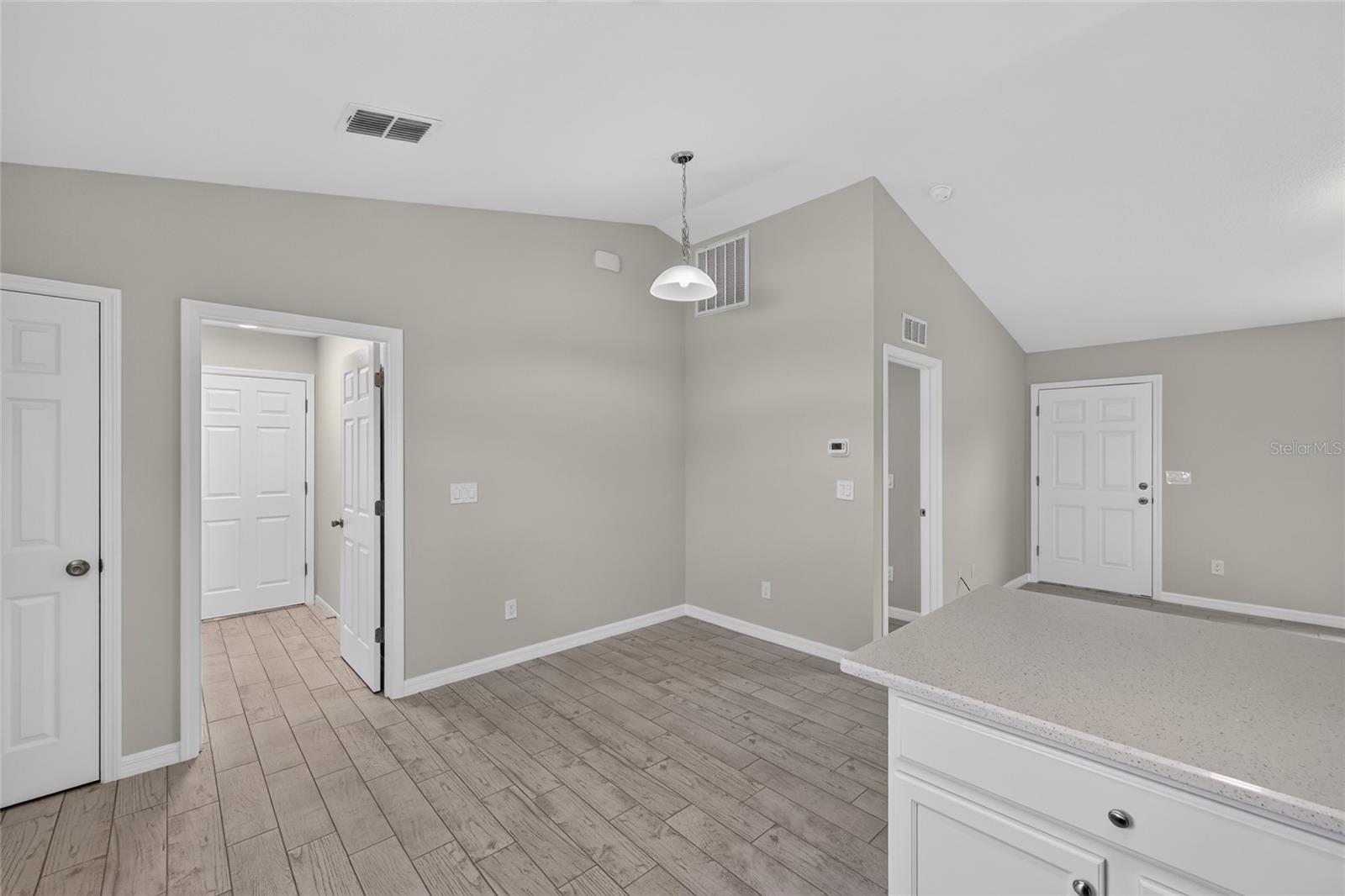 8 Oak Circle Trce Property Photo 23