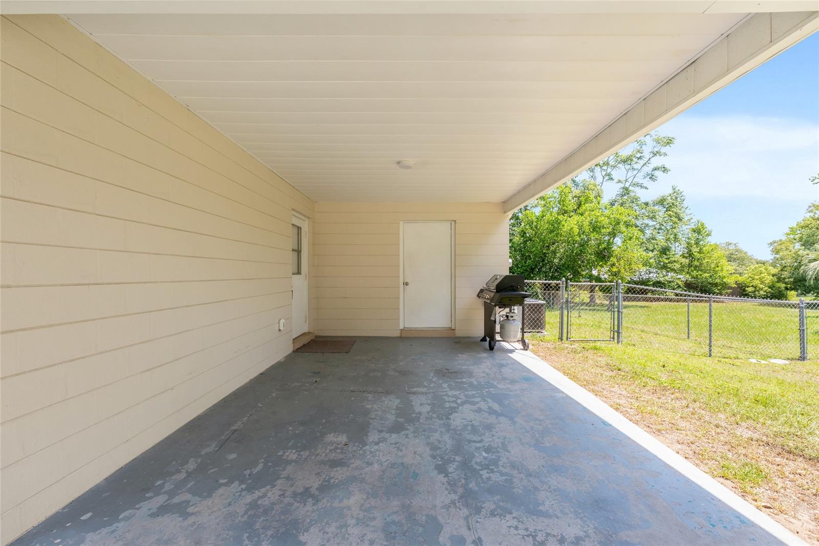 21545 Sw Honeysuckle St Property Photo 5
