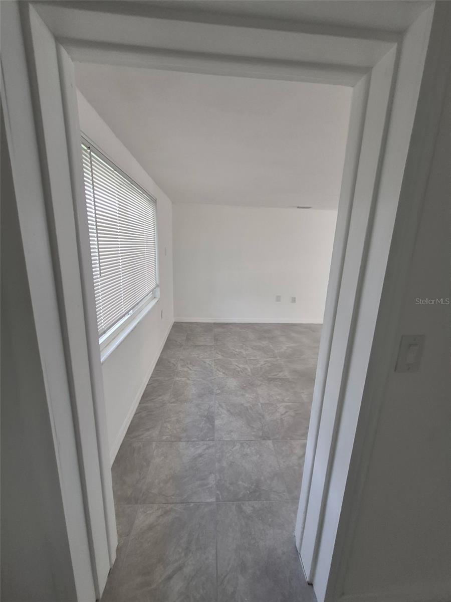 27 E Lemon St Property Photo 4