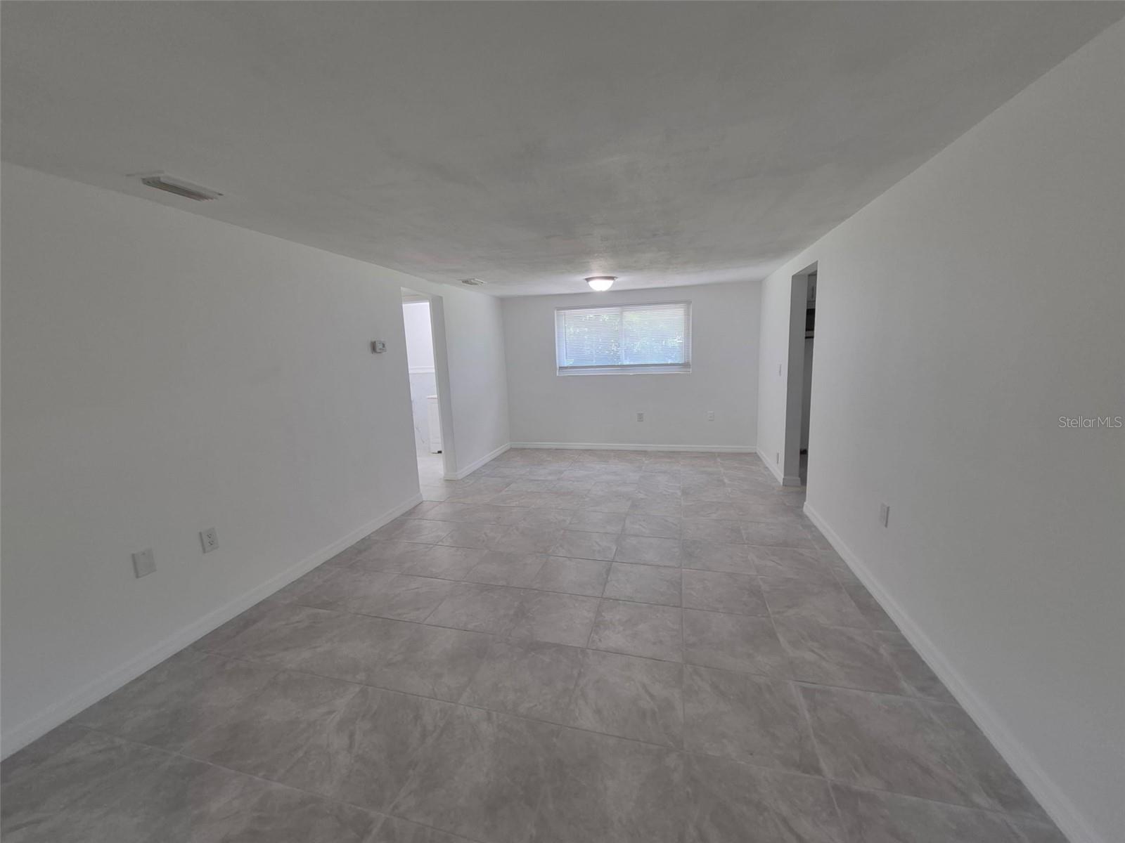 27 E Lemon St Property Photo 5