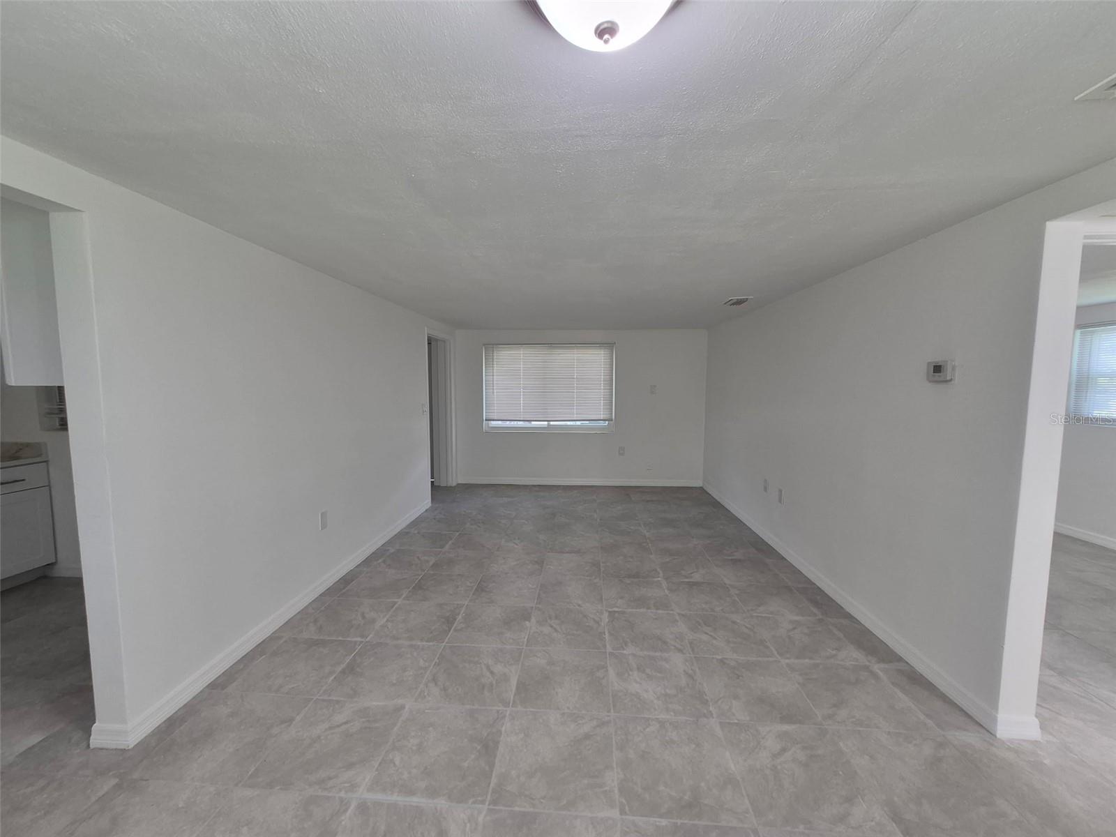 27 E Lemon St Property Photo 6