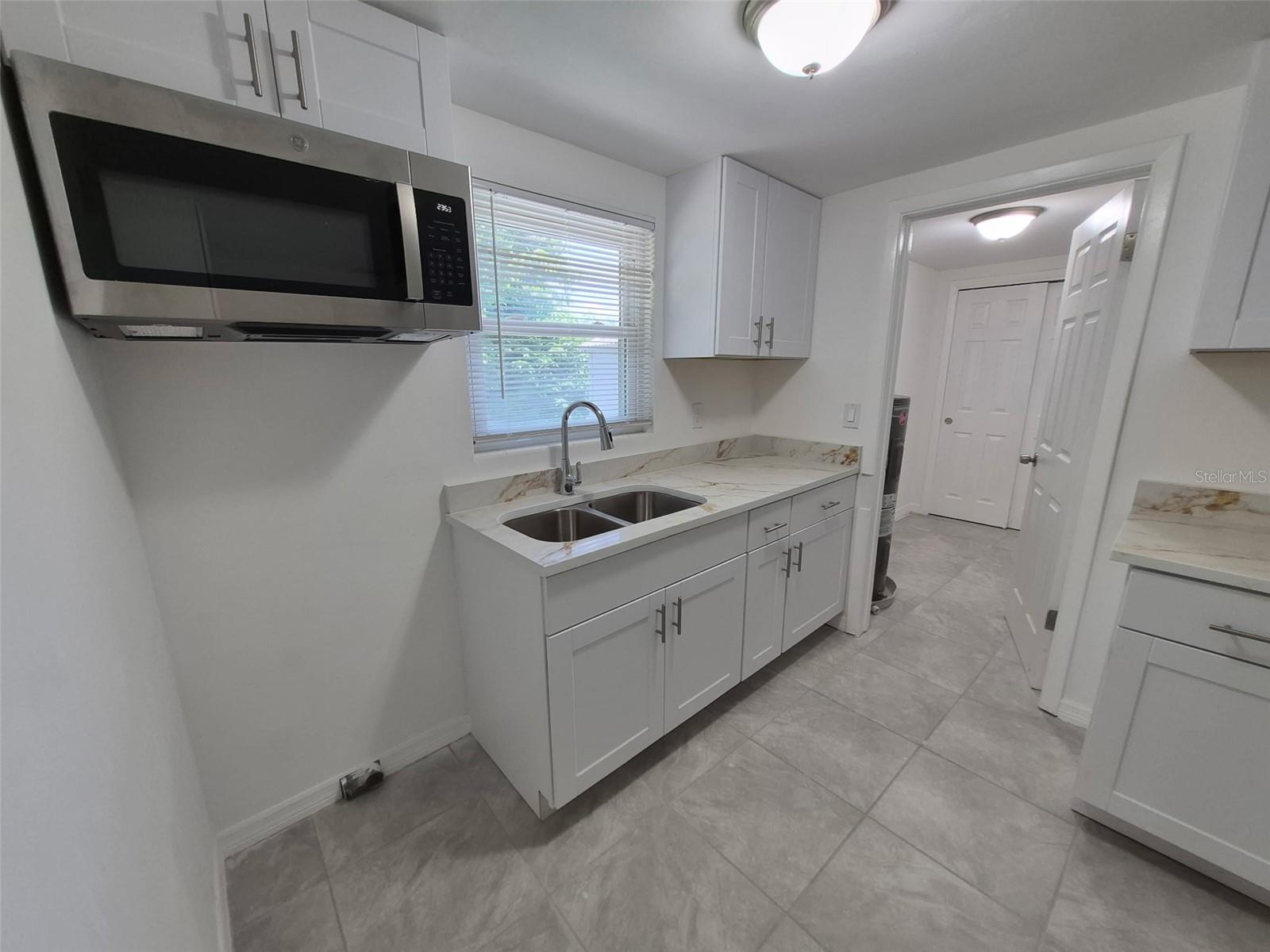 27 E Lemon St Property Photo 7