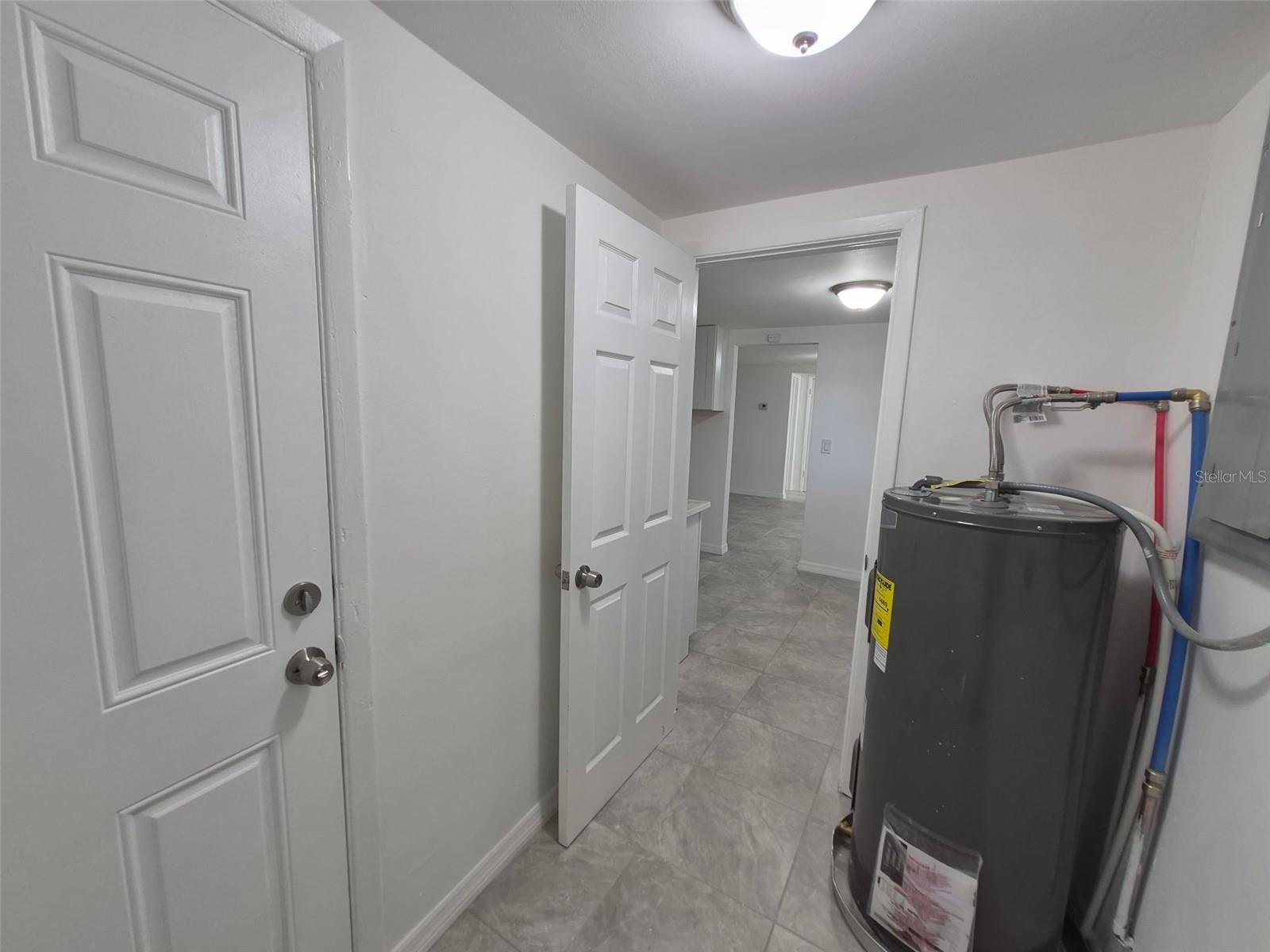 27 E Lemon St Property Photo 10