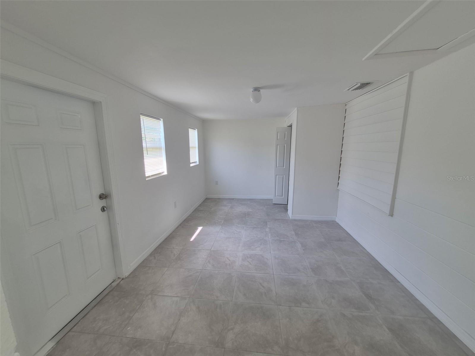 27 E Lemon St Property Photo 11