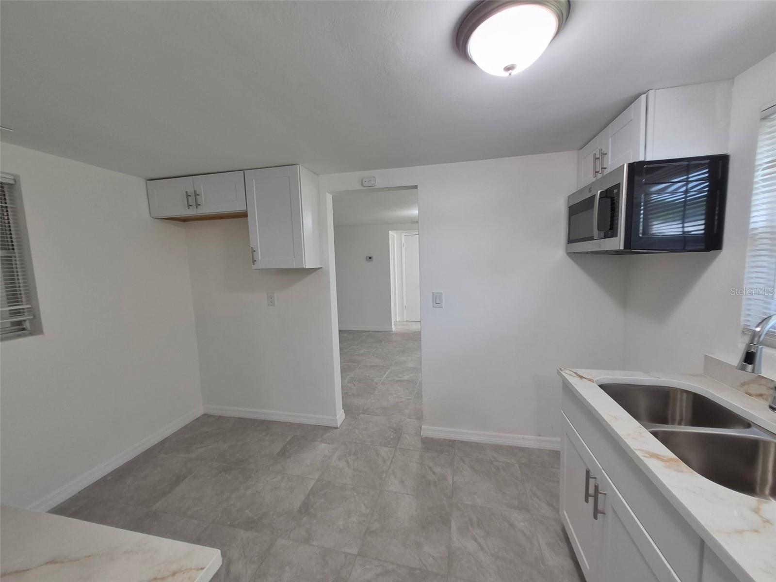 27 E Lemon St Property Photo 13