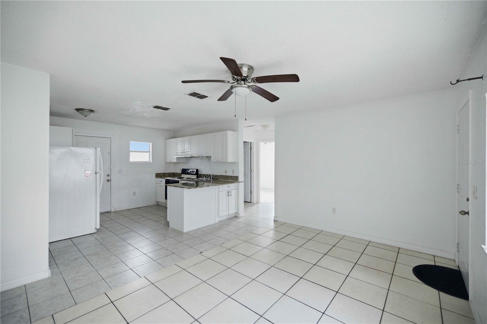 421 Ne 26th Ct Property Photo 6