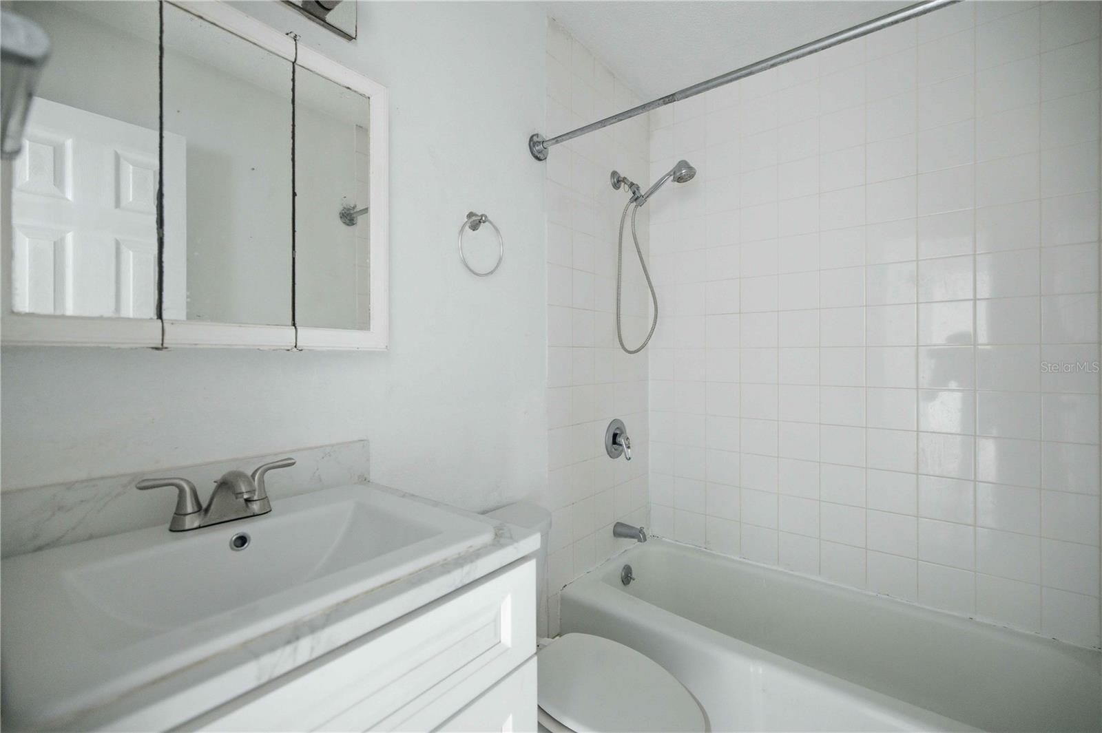 421 Ne 26th Ct Property Photo 12