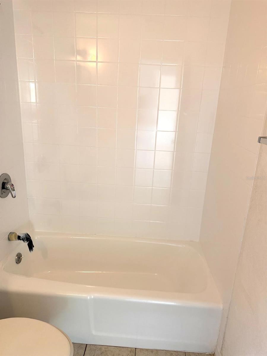 421 Ne 26th Ct Property Photo 12
