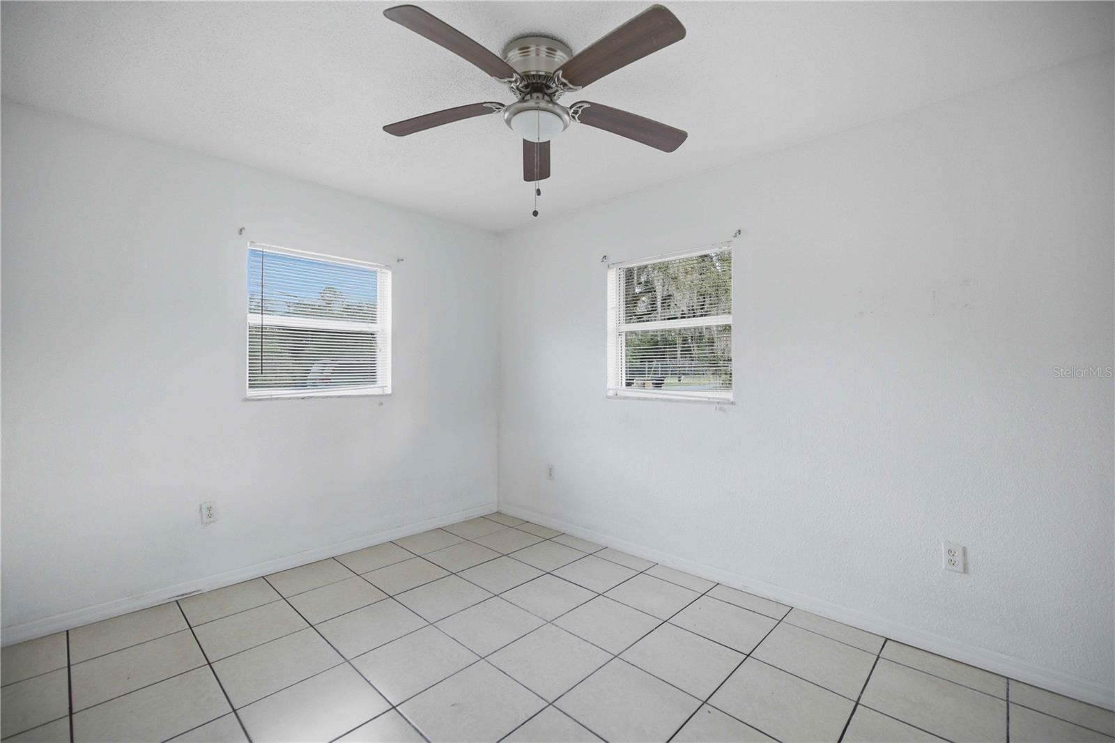 421 Ne 26th Ct Property Photo 15