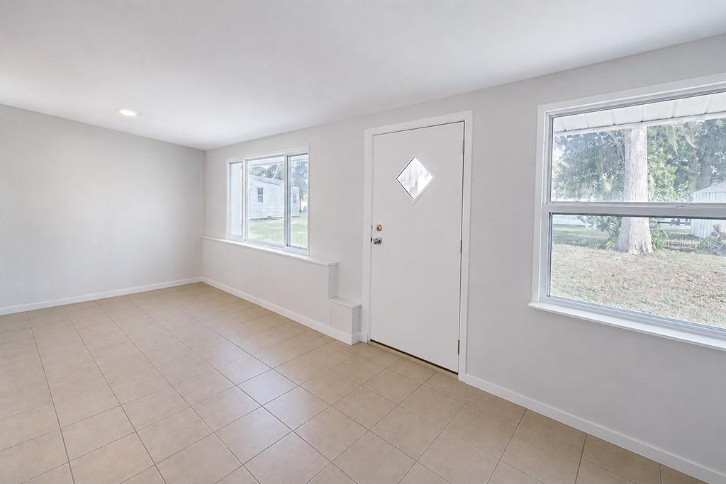 426 Ella Ave Property Photo 7
