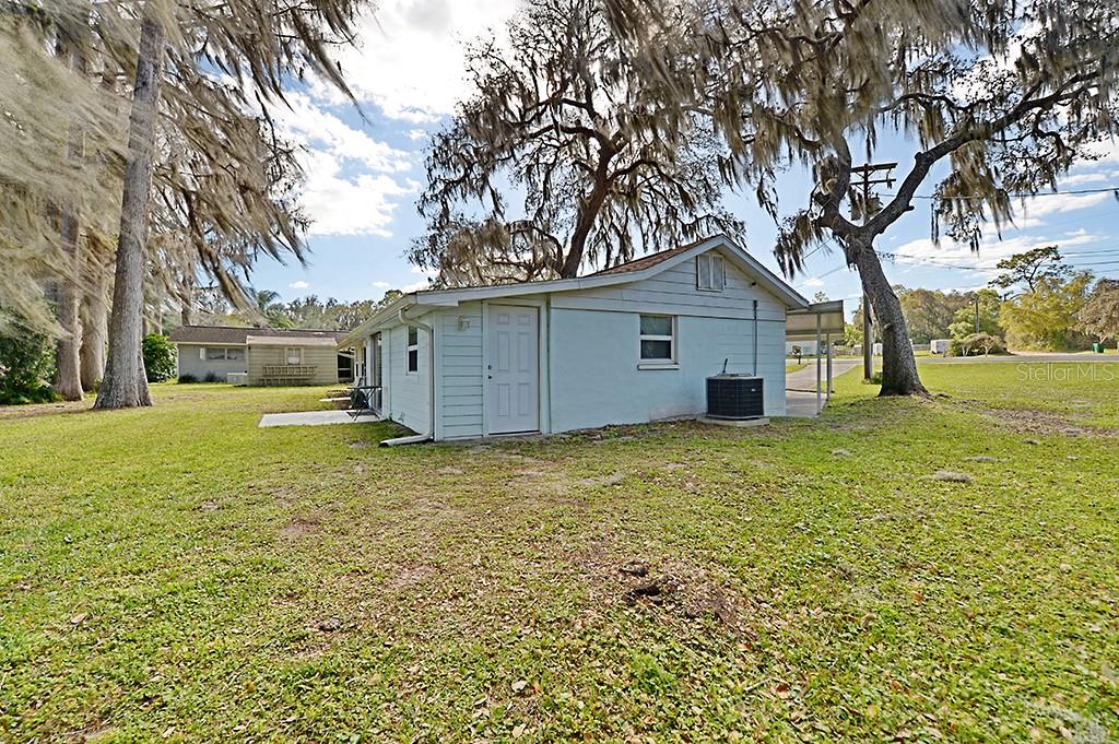426 Ella Ave Property Photo 26