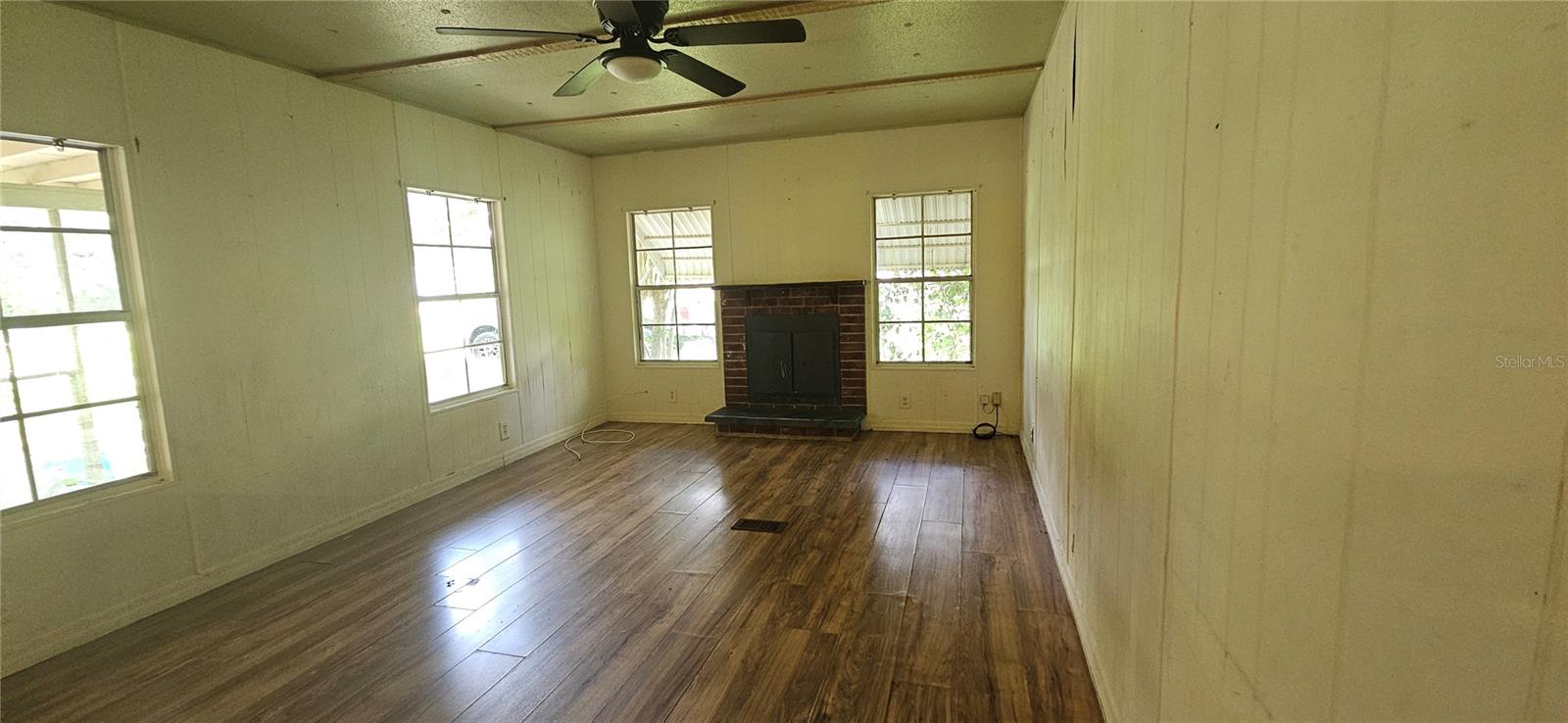107 Apache Ave Property Photo 3