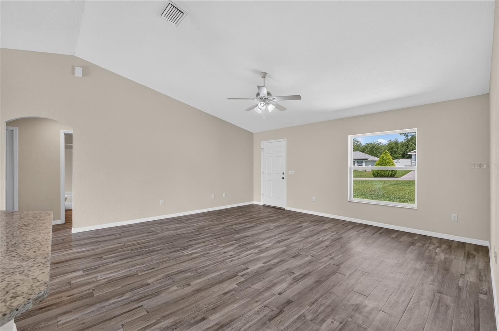 8111 Sw 132nd Loop Property Photo 12