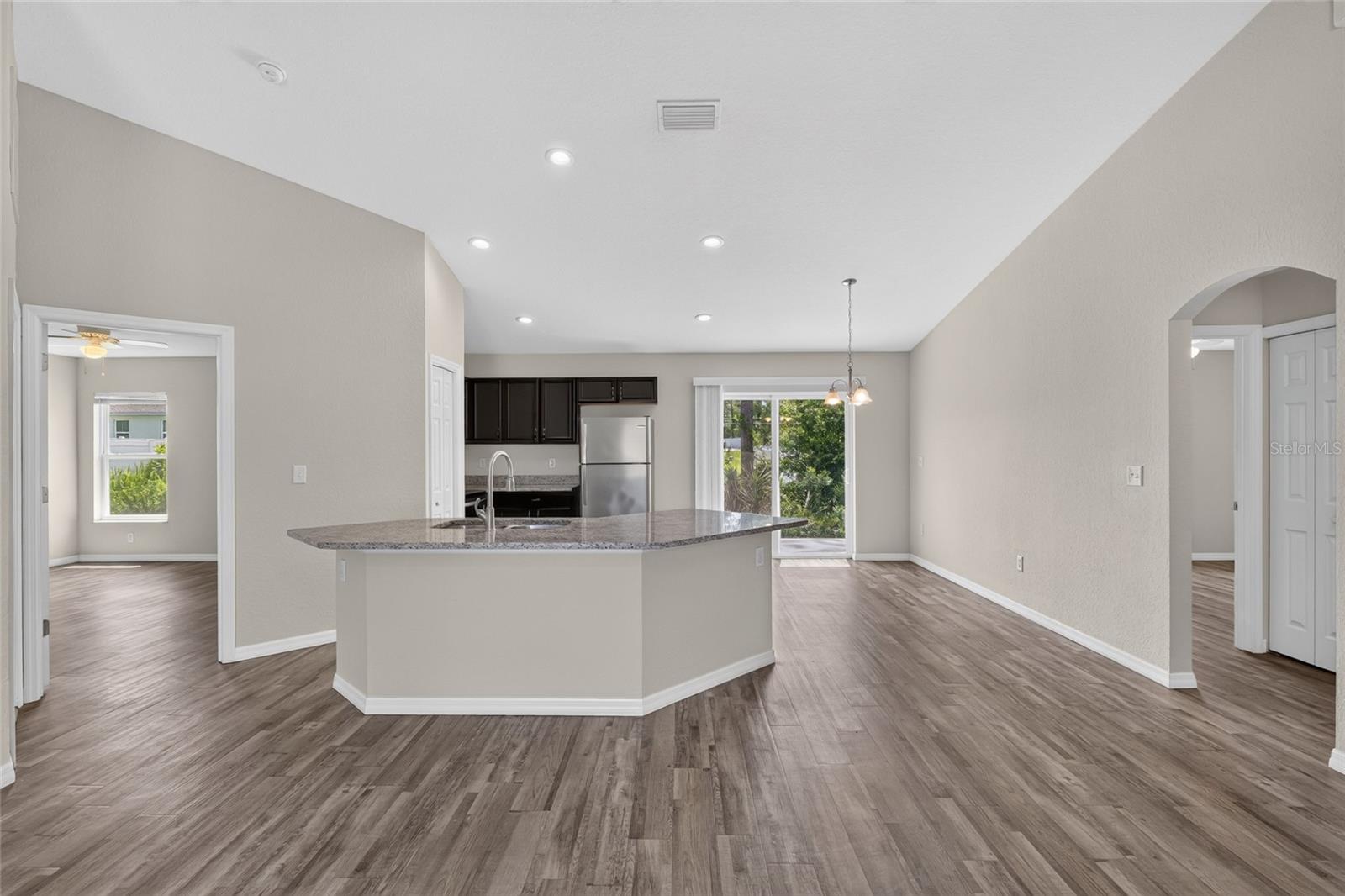 8111 Sw 132nd Loop Property Photo 14