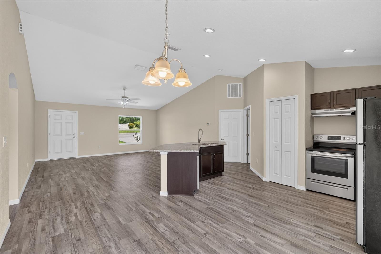 8111 Sw 132nd Loop Property Photo 19