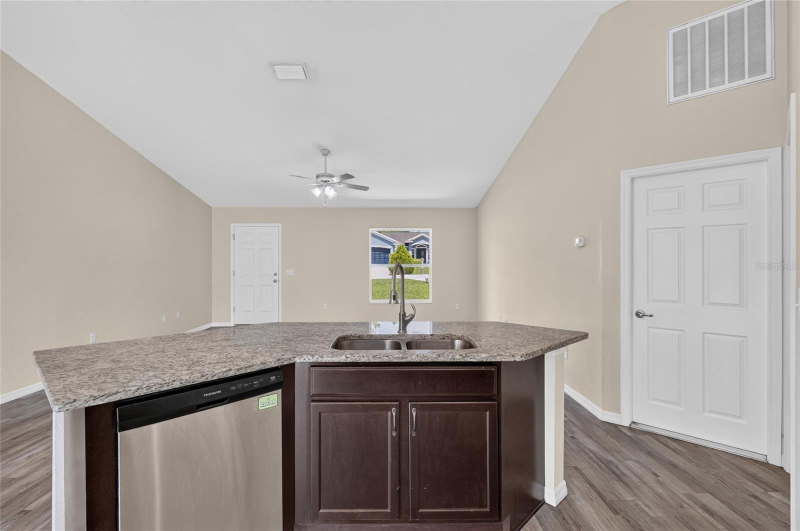 8111 Sw 132nd Loop Property Photo 22