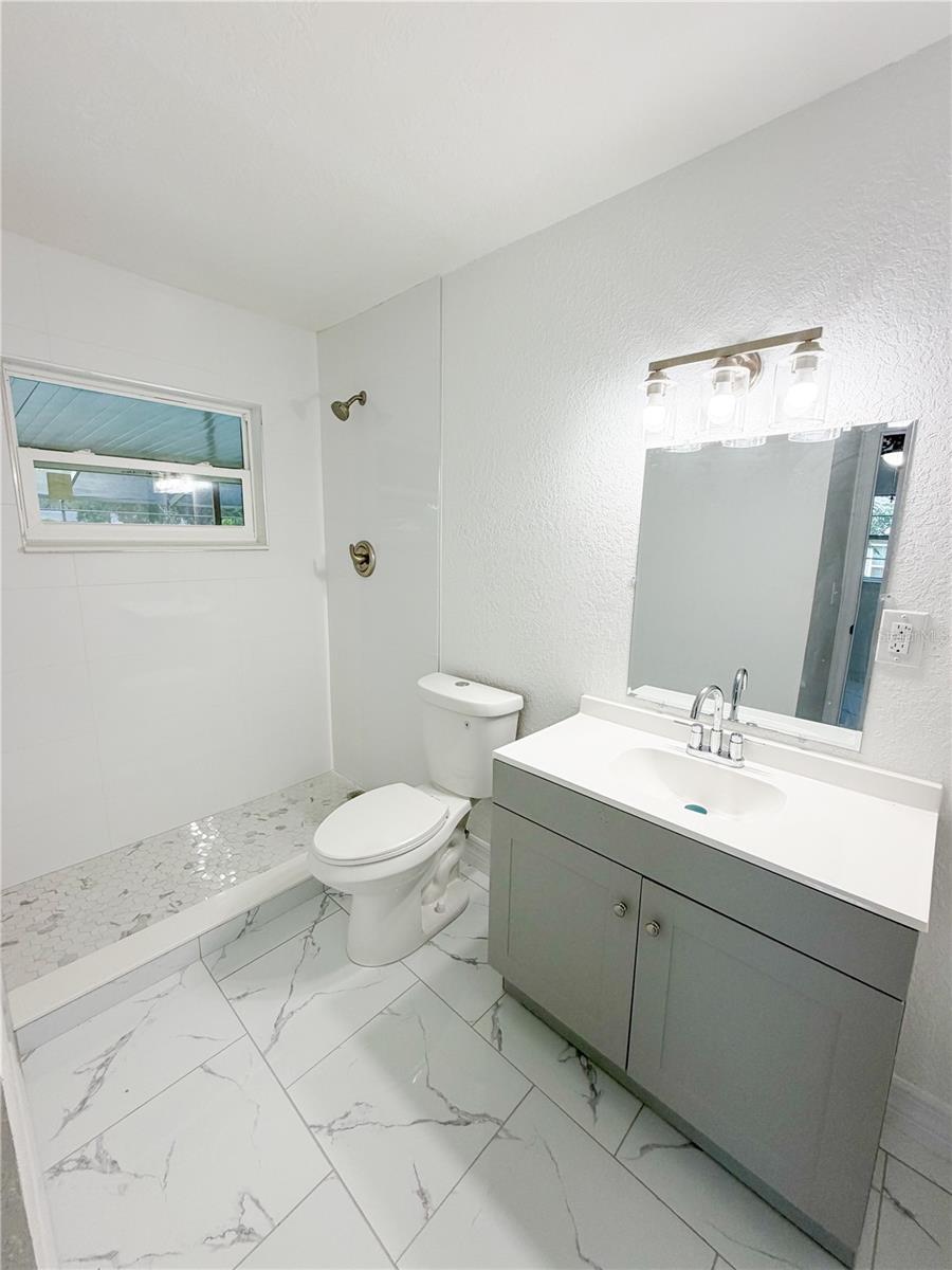 2104 Sw 38th Ave Property Photo 11