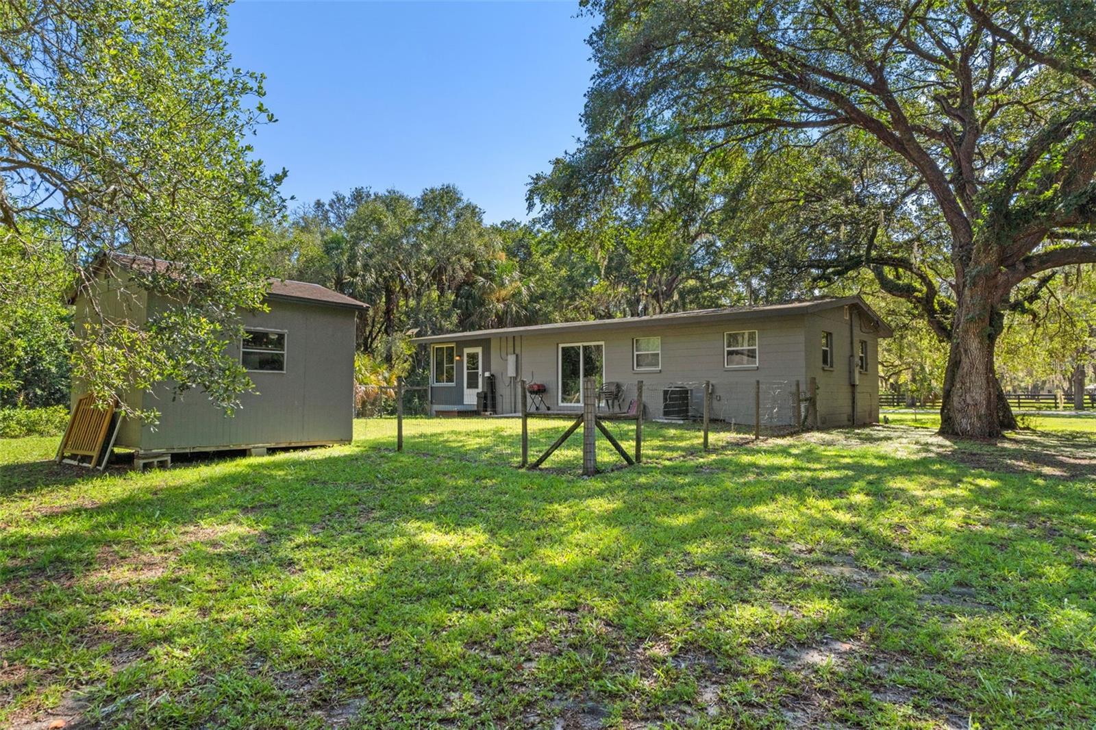 8668 N Elmtree Ave Property Photo 24