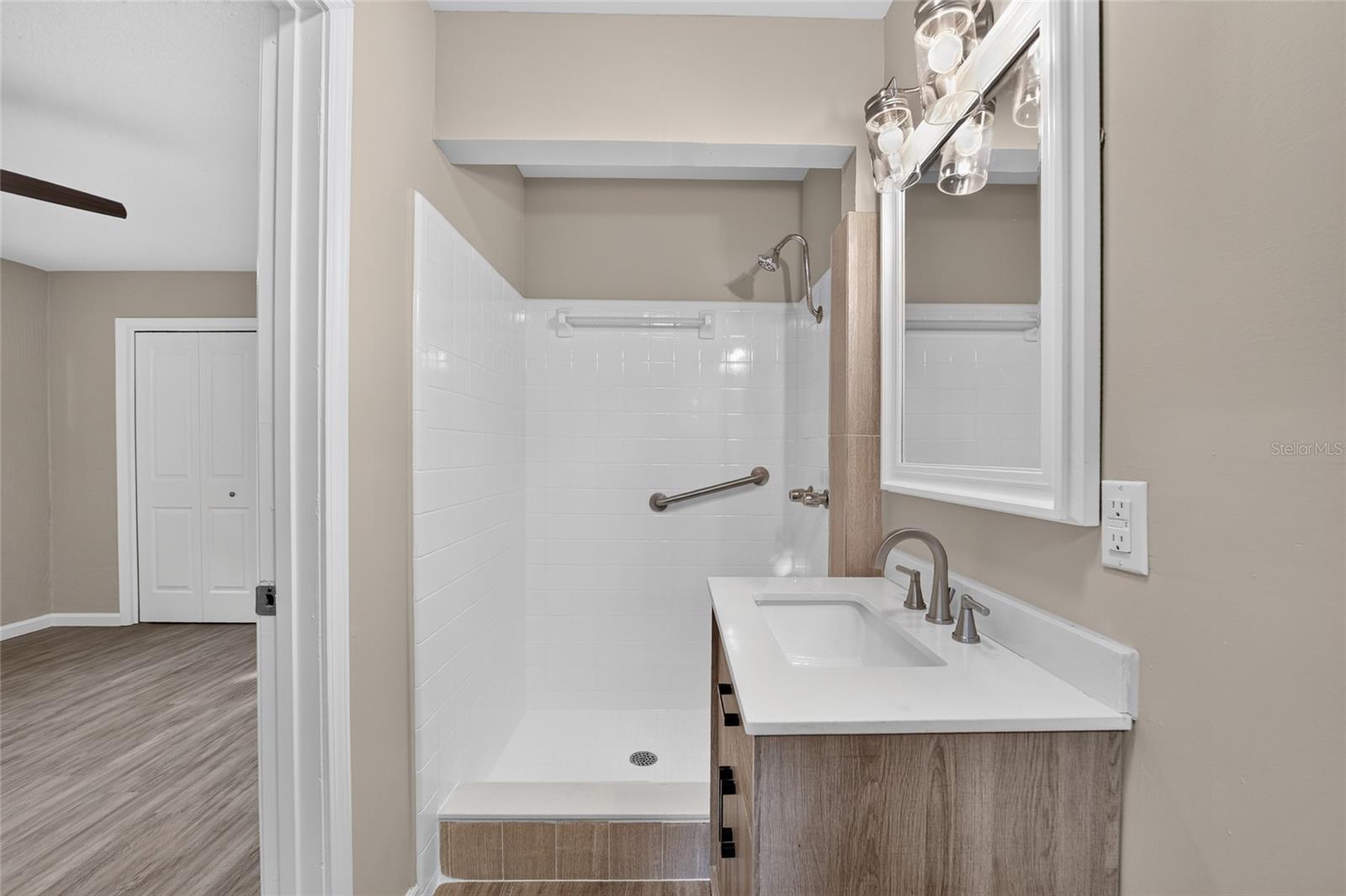 2421 Ne 57th Pl Property Photo 30
