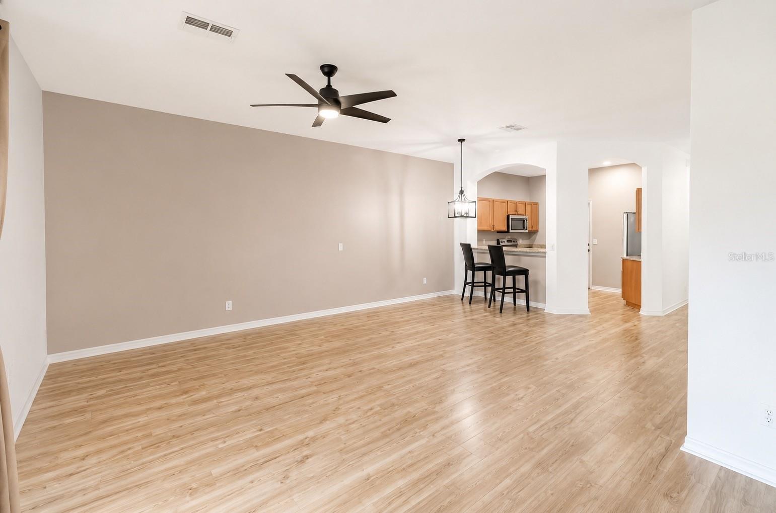 1636 W Spring Meadow Loop Property Photo 6