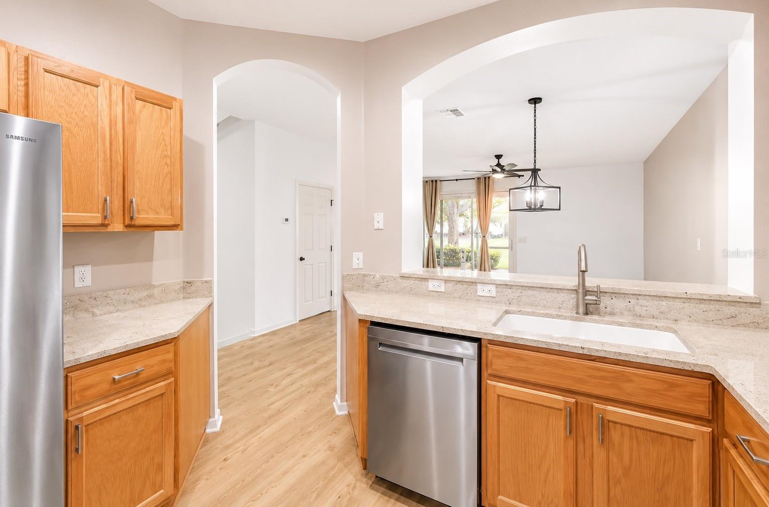 1636 W Spring Meadow Loop Property Photo 9