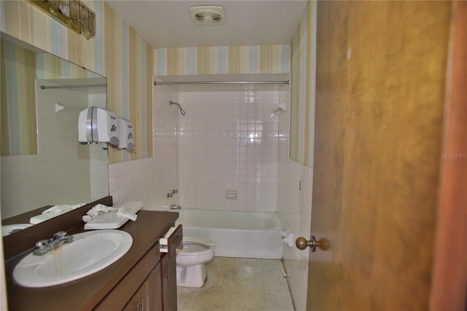 5431 E Silver Springs Blvd #a Property Photo 22