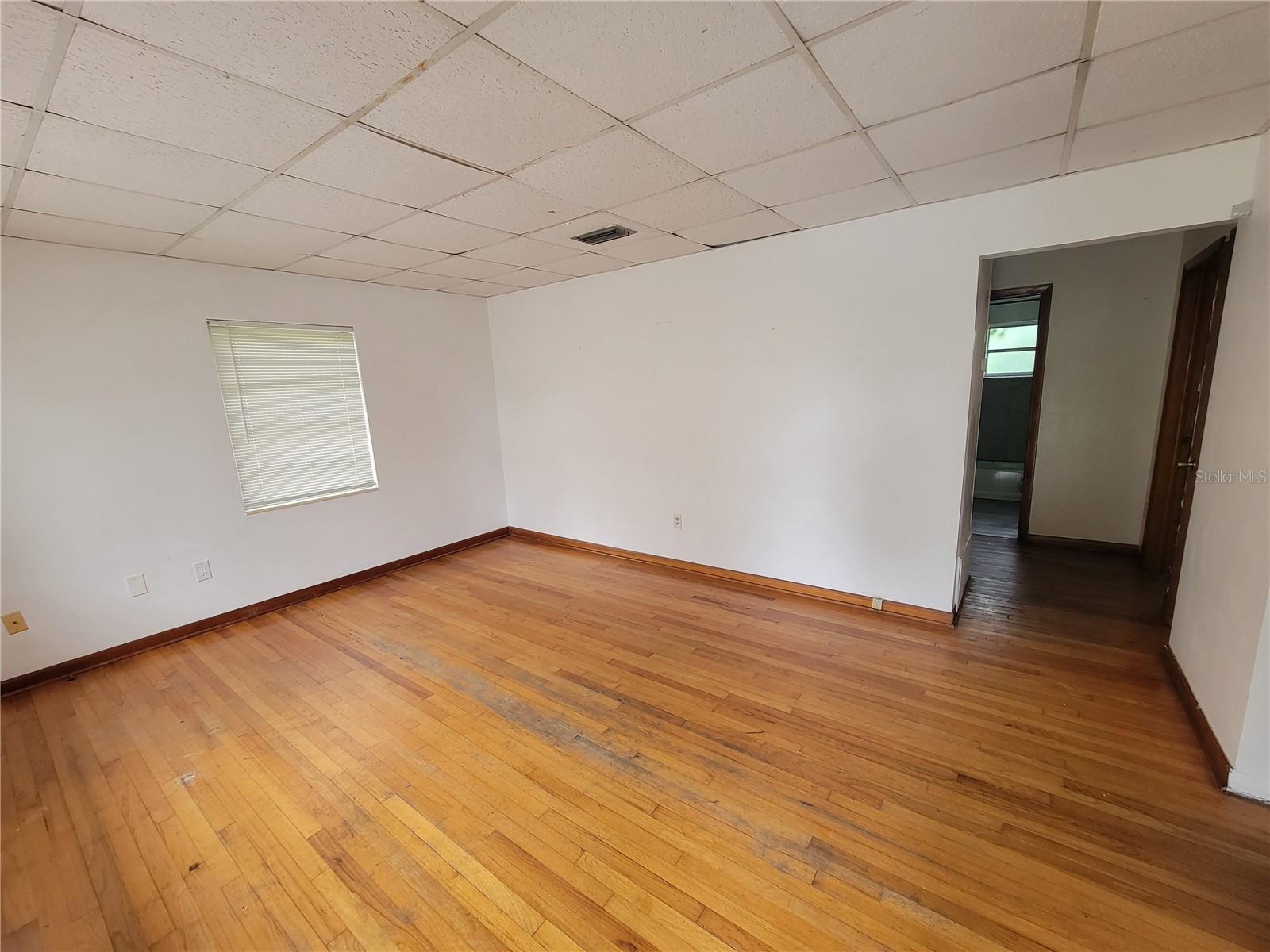 5939 Se Holly Rd Property Photo 2