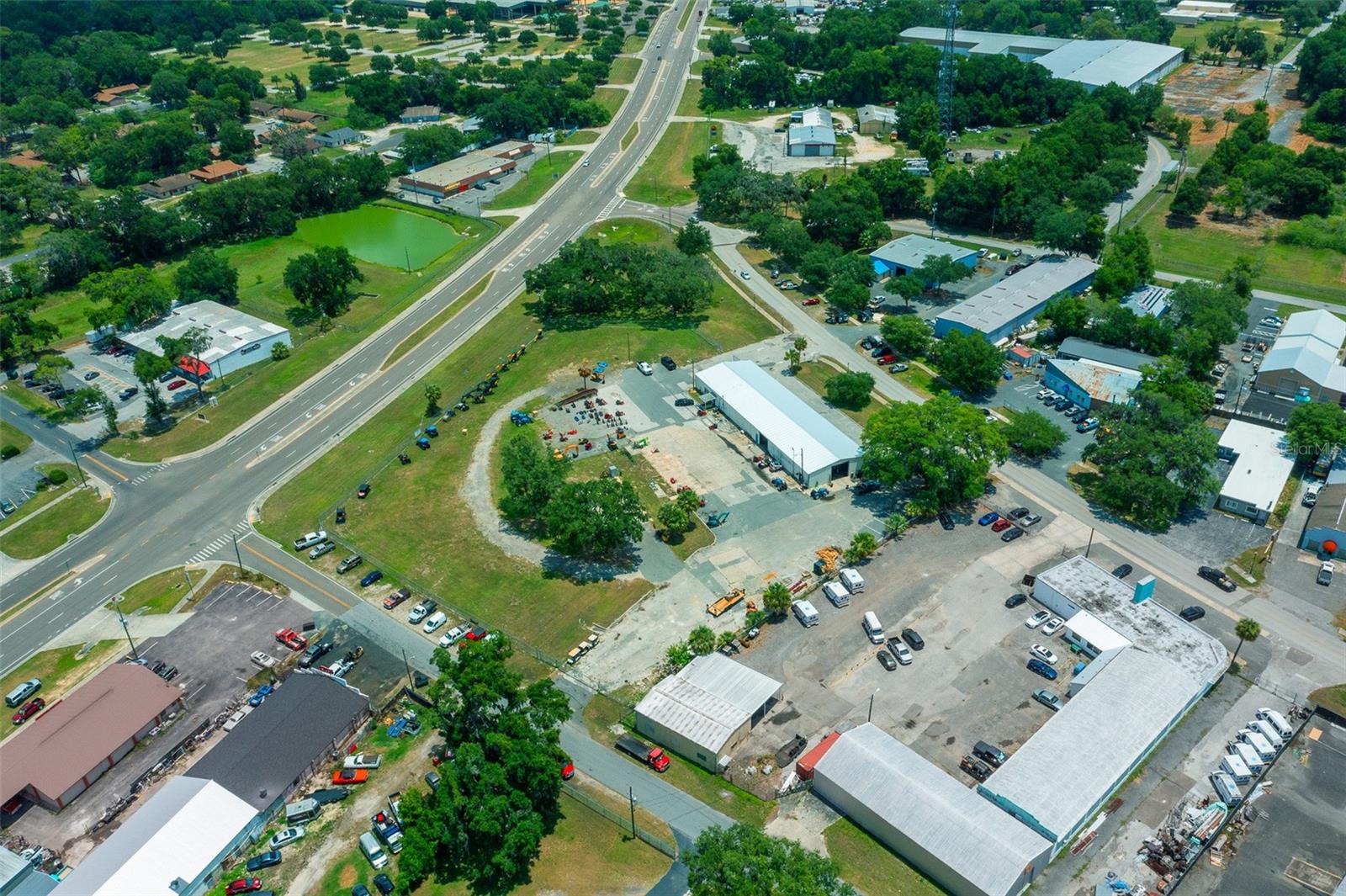 1904 NE JACKSONVILLE RD Property Photo 1