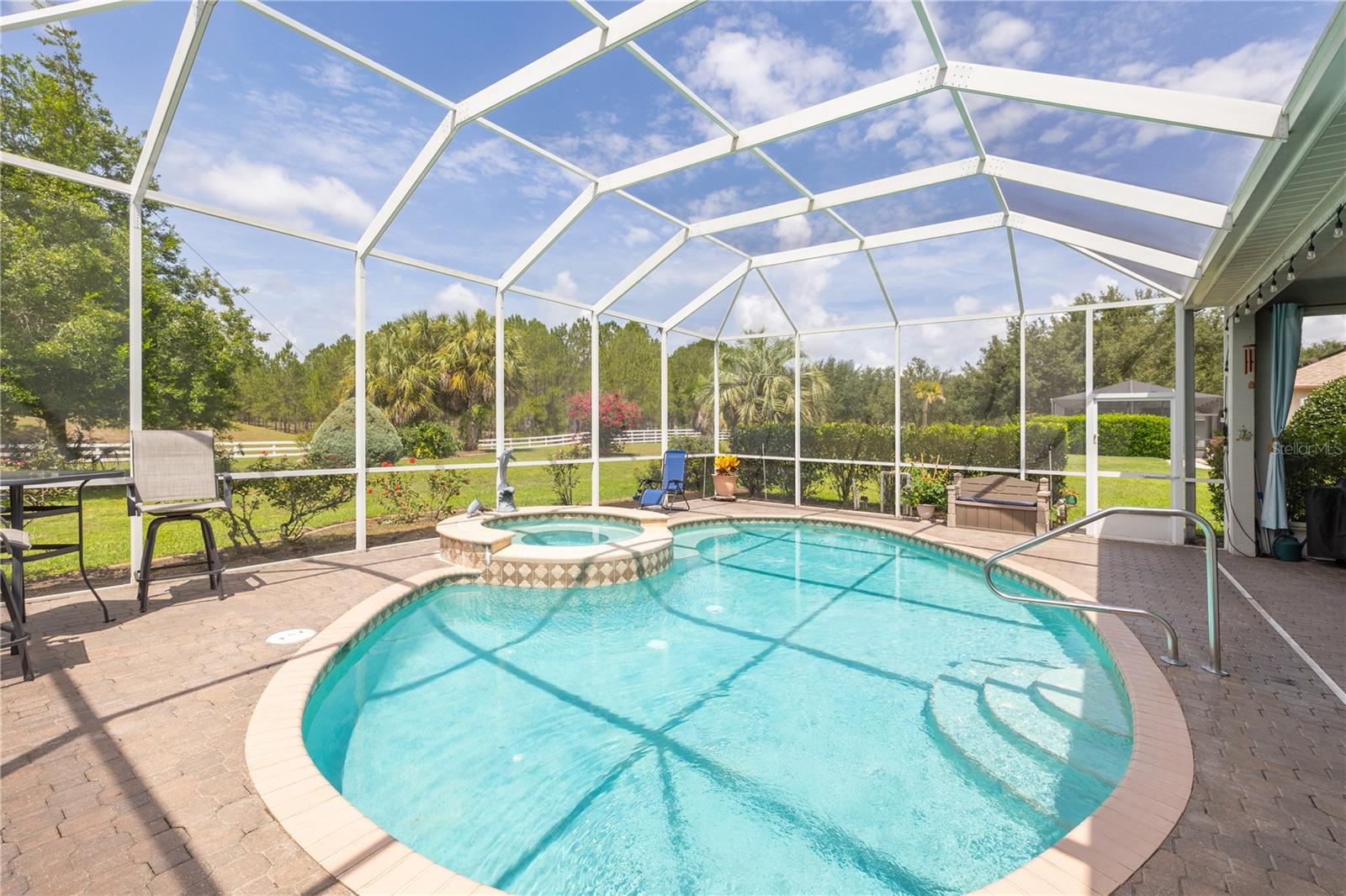 1626 E Gate Dancer Cir Property Photo 2
